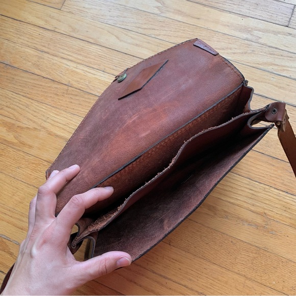 *HANDMADE* Vintage Leather Crossbody Purse - Picture 6 of 6